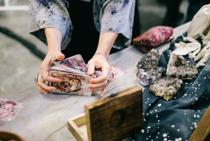 5 Ways To Use A Summertime Altar To Call In Love, Prosperity & More