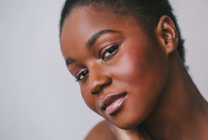 This Multipurpose Makeup Hack Replicates Light & Dewy Highlighter