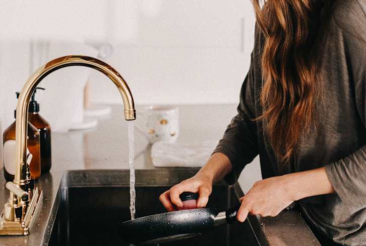 The Weird Reason Your Dish Detergent May Be Messing With Your Gut