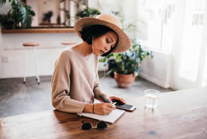 How To Journal For Better Mental Health, From A Brain Plasticity Researcher