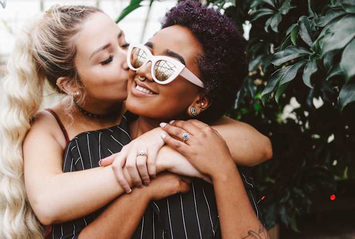 How Your Romantic Attachment Style Can Affect Your Wallet & Well-Being