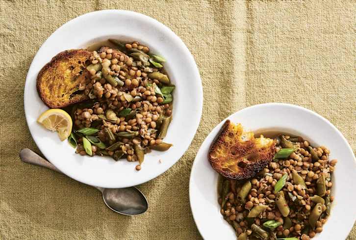 A Protein- & Fiber-Packed Soup For Spring (Groundbreaking!)