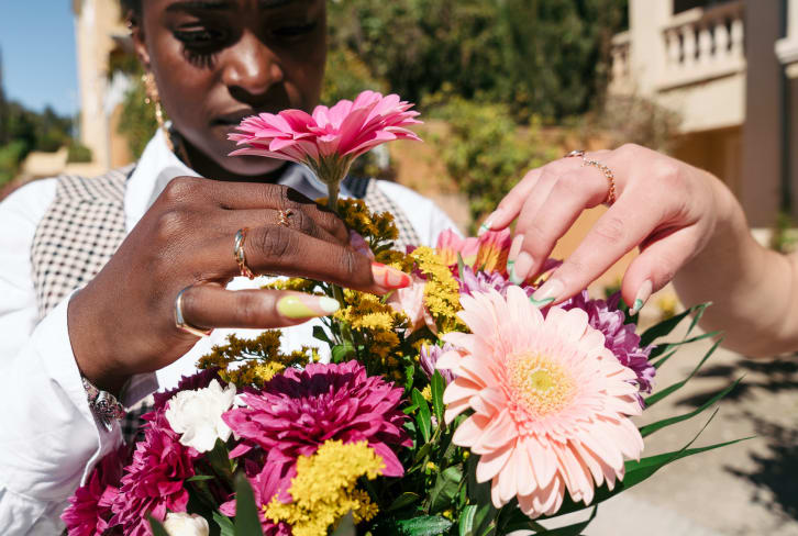 Making A Stunning Bouquet Is Easy With This Florist-Approved Guide
