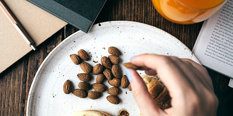 Expert-Approved Bedtime Snacks That Won't Spike Your Blood Sugar