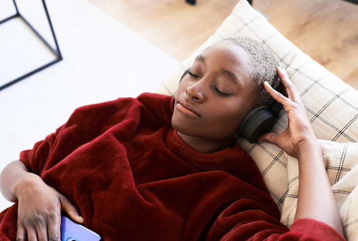 Does Just 10 Minutes Of Meditation Even Make a Difference? What Research Says