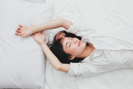 5 Beginner Meditations To Help You Relax & Sleep Better