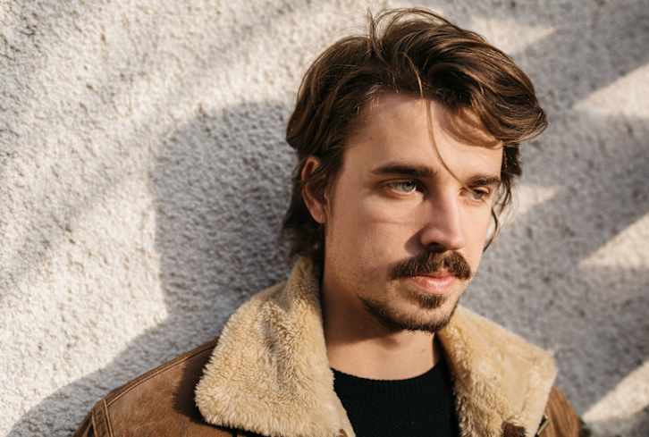 Are Men Or Women More Prone To Eye Bags? An Aesthetics Expert Explains