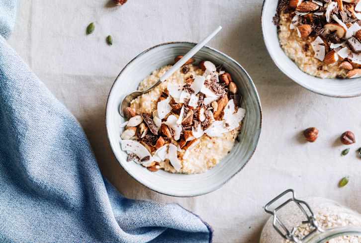 It's Oatmeal Season! Here Are 6 Easy Ways To Make It Healthy & Delicious