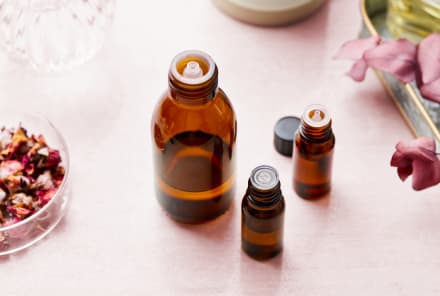 The Perfect Essential Oils For Cramps, Bloating & All Your Other Hormone Health Woes
