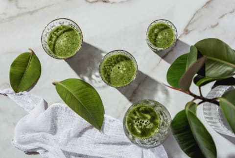 How To Use mindbodygreen Organic Veggies+ Greens Powder in Breakfast, Smoothies, and Desserts
