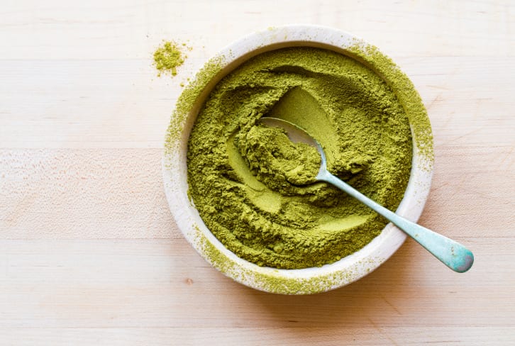 10 Powerful Health Benefits Of Moringa Powder + How To Use It