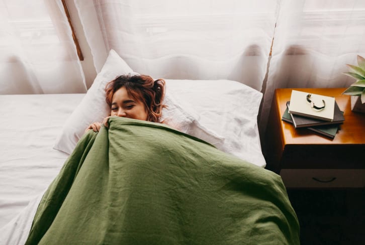From Anxiety To Skin, Here Are 5 Health Benefits Of A Weighted Blanket