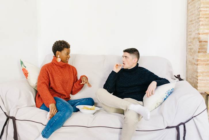 Men & Women Tend To Approach Conversations Differently — Here's How