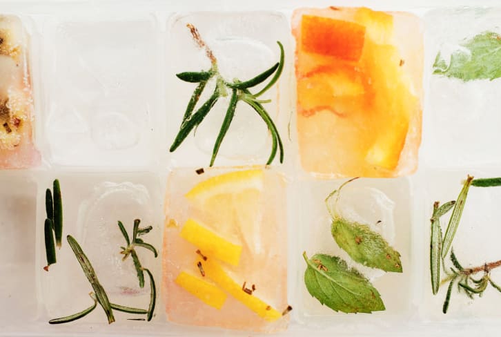 This 10-Second Ice Cube Trick Can Make All Your Go-To Drinks Way Healthier