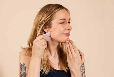 I Tried Gua Sha For 2 Weeks Straight — Here's What It Did To My Skin