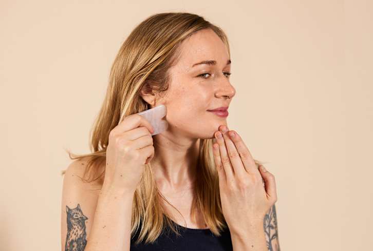 I Tried Gua Sha For 2 Weeks Straight — Here's What It Did To My Skin