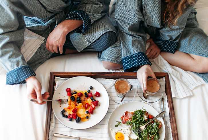Why Skipping Breakfast May Be Stressing Out Your Body (& What To Eat Instead)