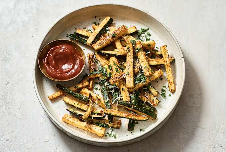 This Genius Keto Recipe Turns Zucchini Into Parmesan Herbed Fries
