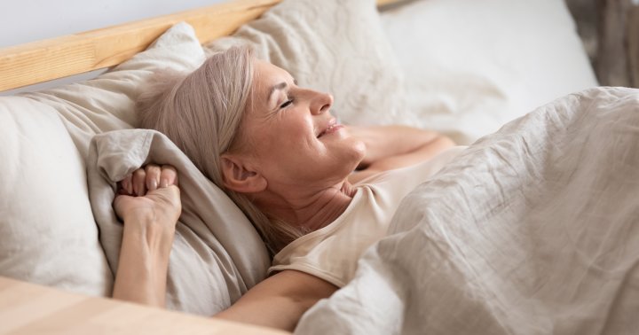 Adults who sleep less than 6 hours a night have a higher risk of dementia