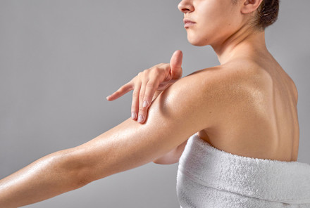 This Dry Body Oil Is The Secret To Soft, Firm Skin, Reviewers Say
