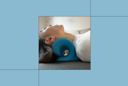 +50,000 People Swear By This $18 Pillow To Relieve Neck Tension & Support Better Posture