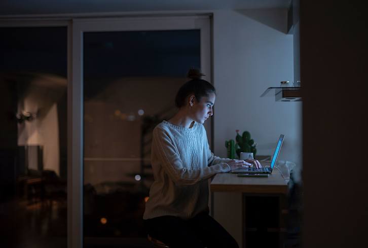 Night Owls, Listen Up: This Is How Staying Up Late Impacts Your Metabolism