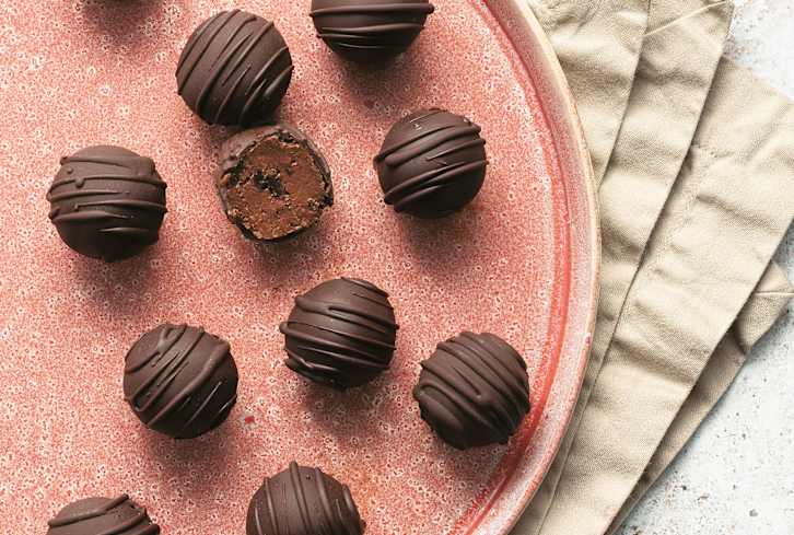 Satisfy Sweet Cravings With These No-Sugar Chocolate Truffles