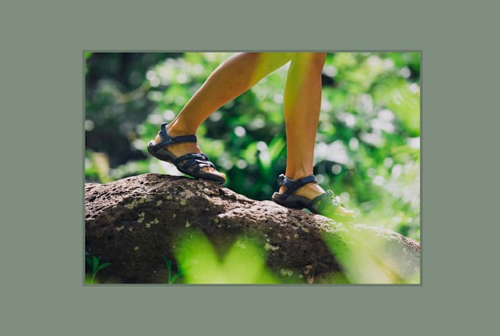 Why Your Sandals Need Proper Arch Support, According To Podiatrists (+ 8 Pairs To Shop)