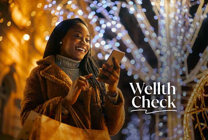 5 Holiday Spending Habits To Quit ASAP (It'll Save You Stress & Money)