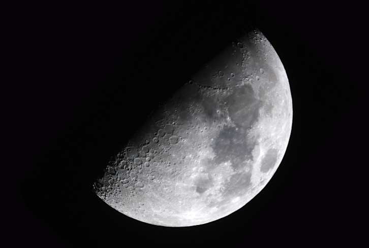 Why This Weekend's Special Moon Is Begging You To Release & Start Fresh