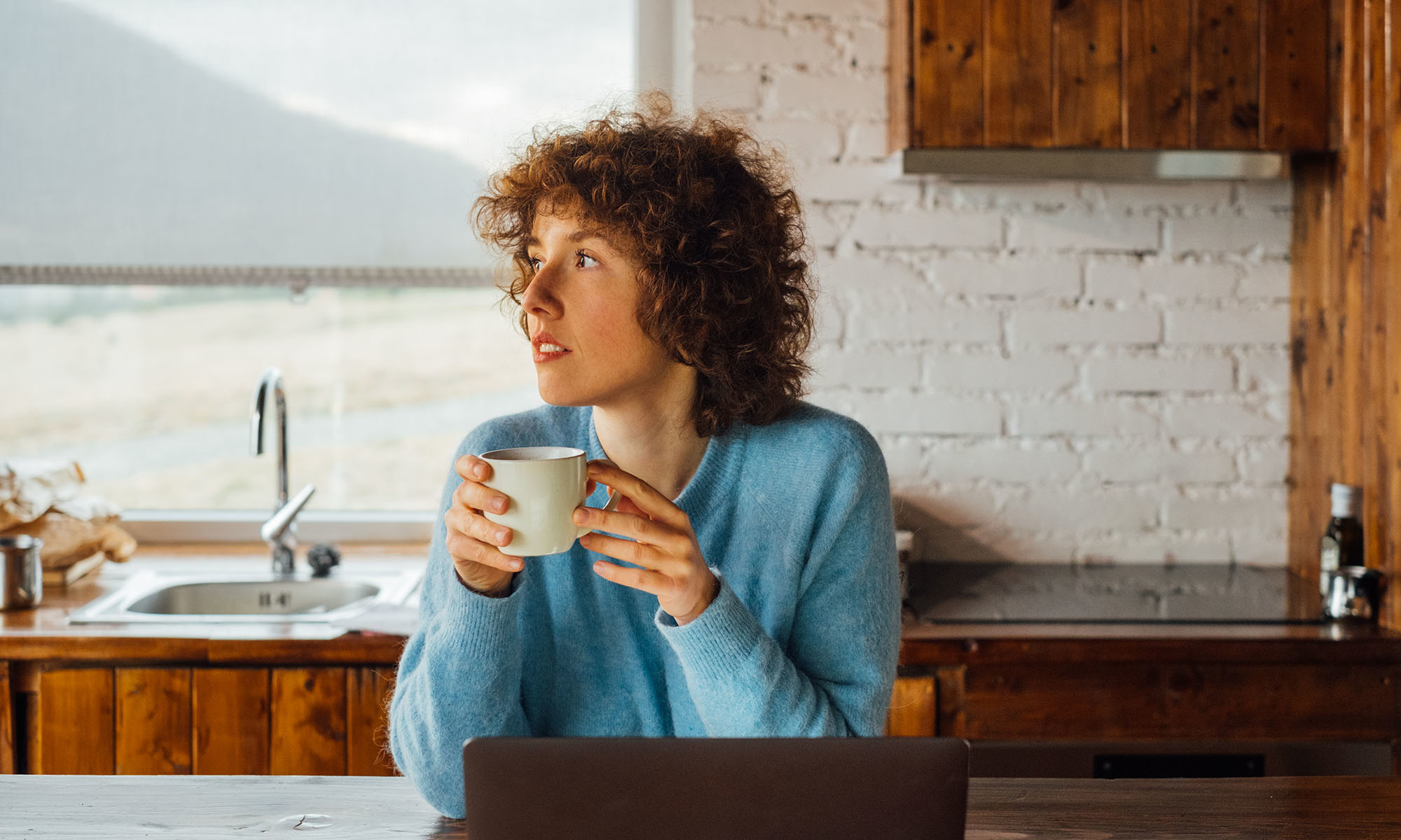 Why Tea Provides A Different (& More Productive) Buzz Than Coffee