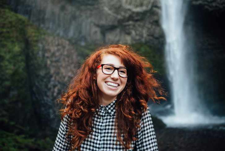 The Difference Between Happiness & Joy, Explained By A Psychologist