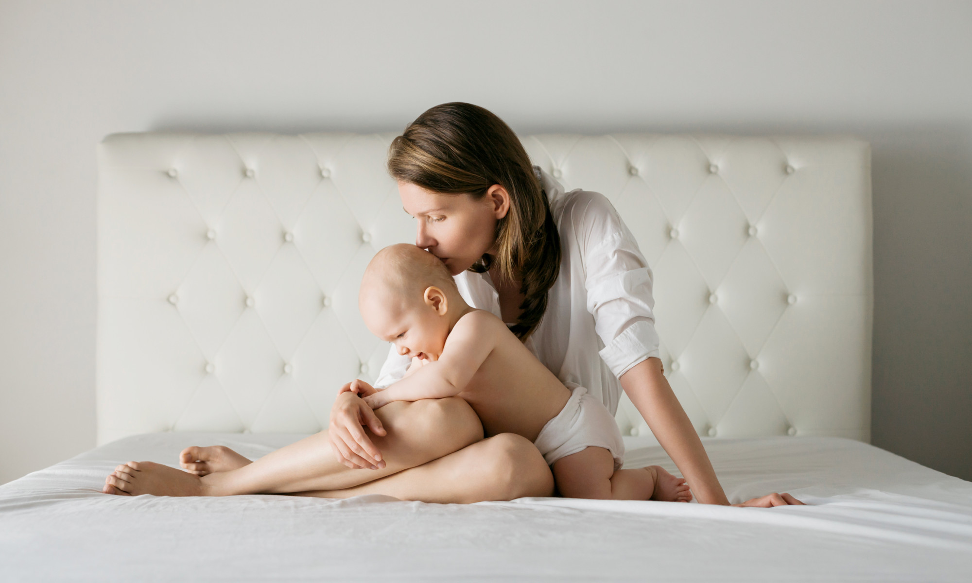 Cloth Or Disposable Diapers? An Expert Weighs The Pros and Cons mindbodygreen