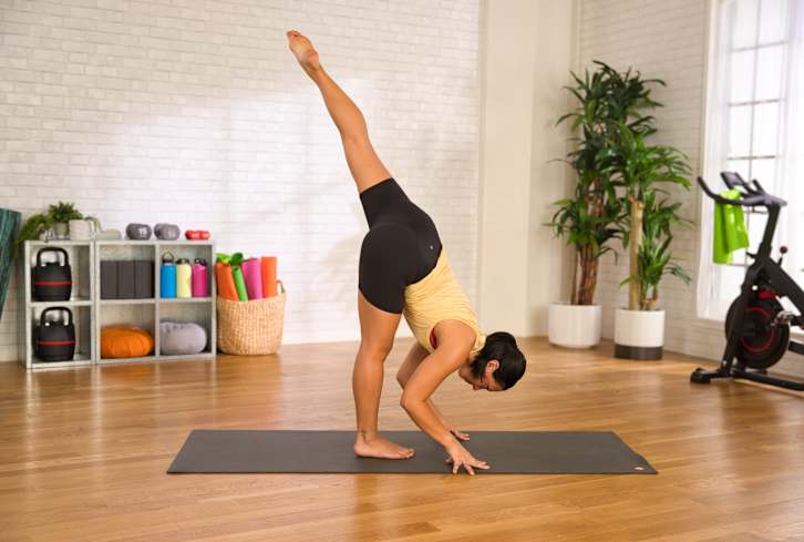 This 10-Minute Glutes Workout Will Burn Out Your Lower Body (In The Best Way)