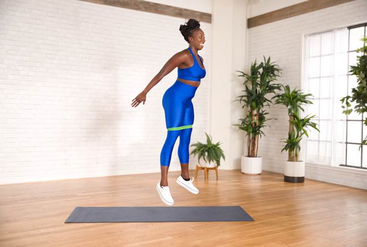 Short On Time? Try This Efficient 7-Minute Full-Body Strength Workout