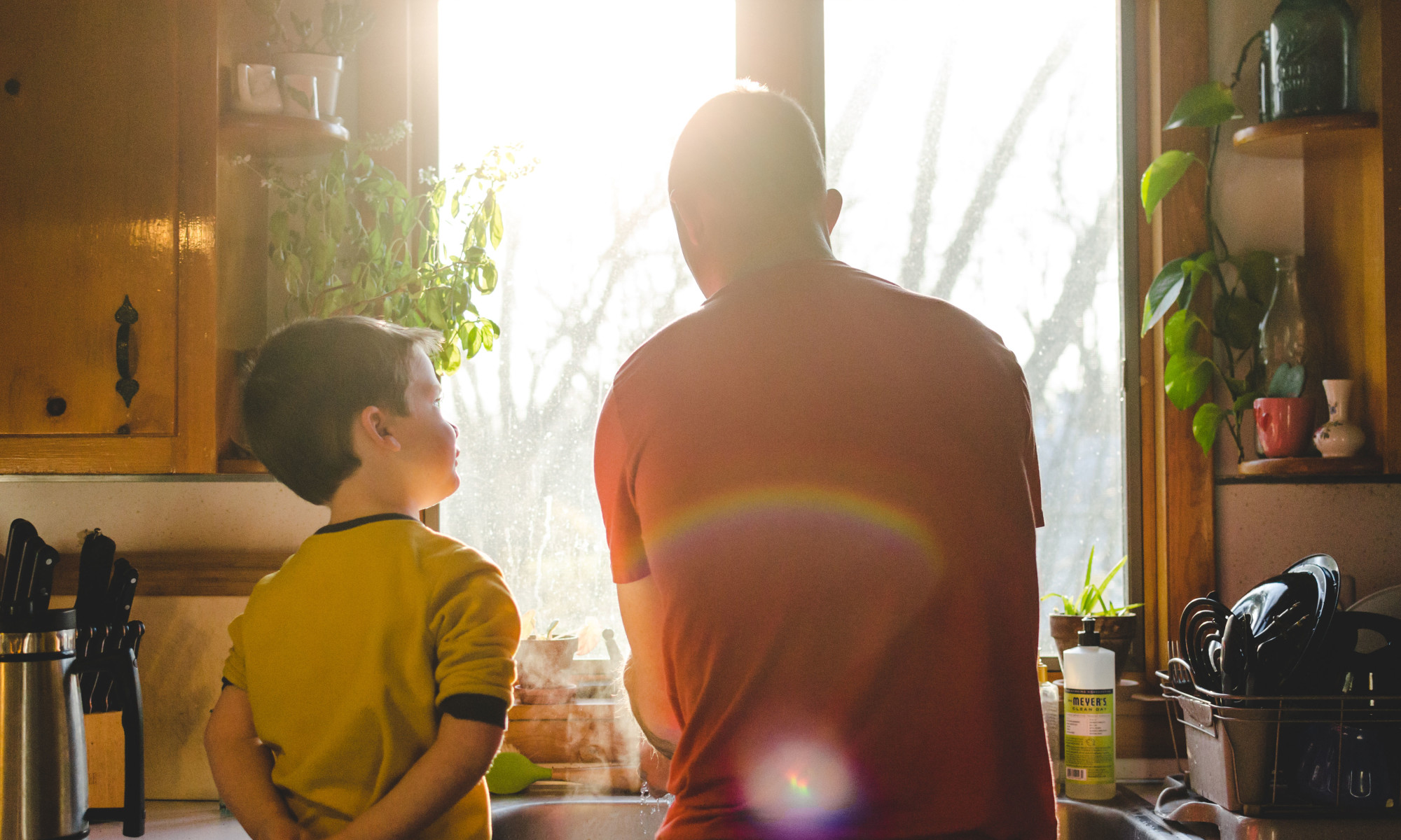 7 Small Ways To Be A More Helpful Spouse, From Couples' Therapists