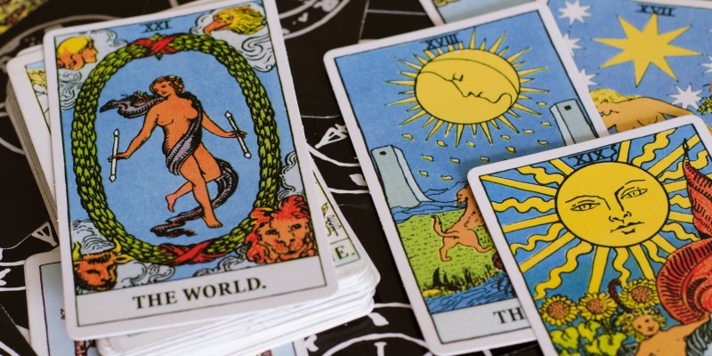 Tarot readings attract those looking to resolve life's uncertainties -  Local - columbiamissourian.com