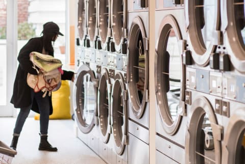 CeIsious laundromat