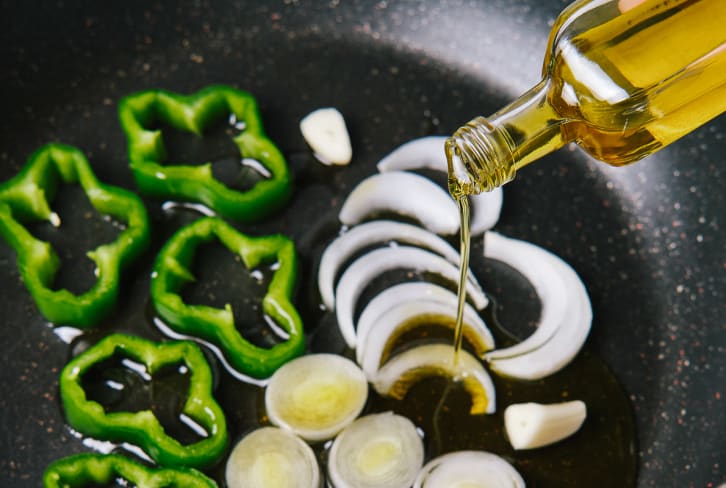 The 8 Most Unhealthy Vegetable Oils To Eat  & Why This MD Avoids Them