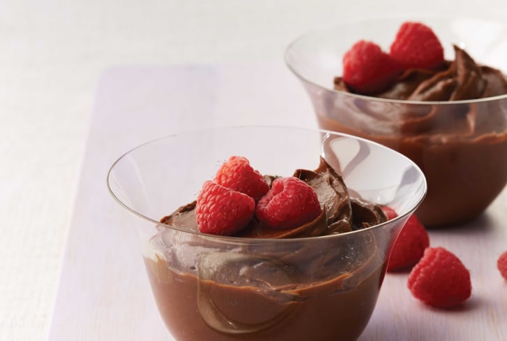 This Dark Chocolate Raspberry Pudding Is Packed With Fiber & Low In Sugar