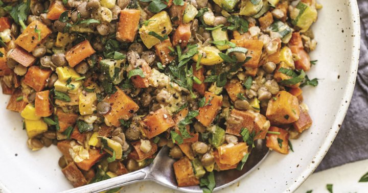 This Lemon Lentil Salad Is Soothing To The Gut & Bursting With Nutrients