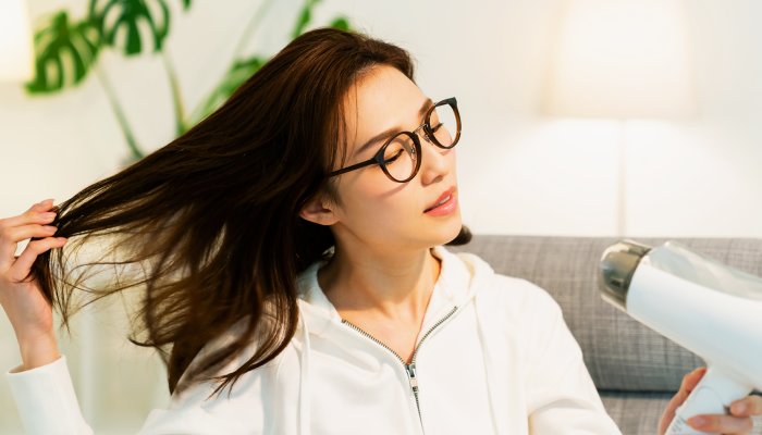 The Best Natural Heat Protectants That Stand The Flat Iron Test (Seriously) – Alexandra Engler, mindbodygreen