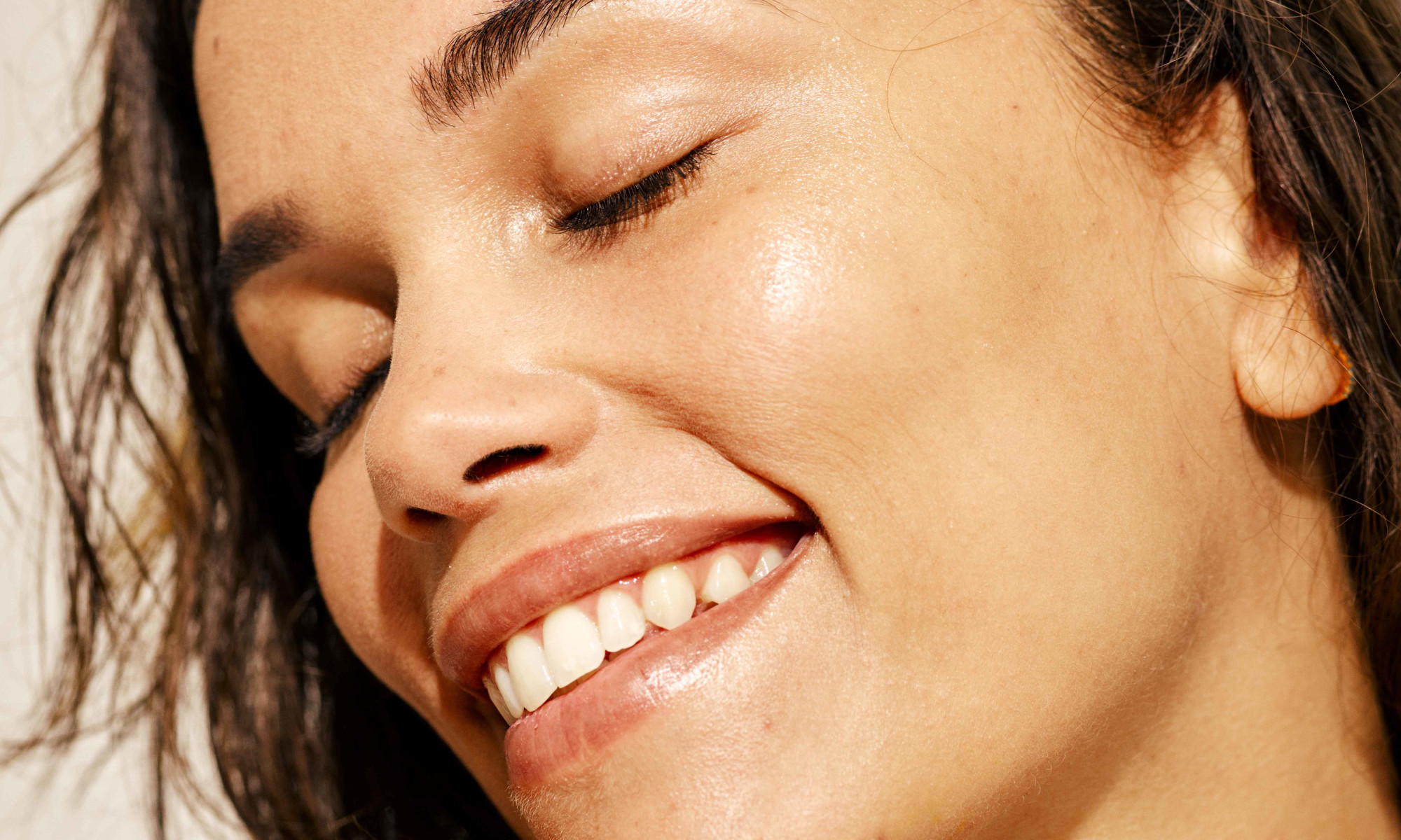 3 Reasons Your Skin Just Won't Stay Hydrated, From Dermatologists