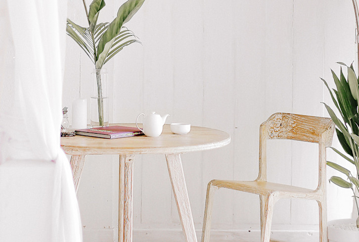 How Feng Shui Can Help You Keep Clutter Out Of Your Home — For Good