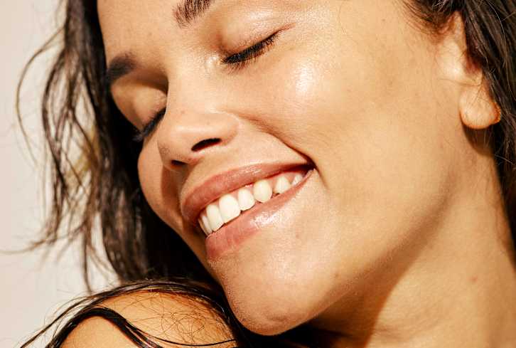 3 Reasons Your Skin Just Won't Stay Hydrated, From Dermatologists