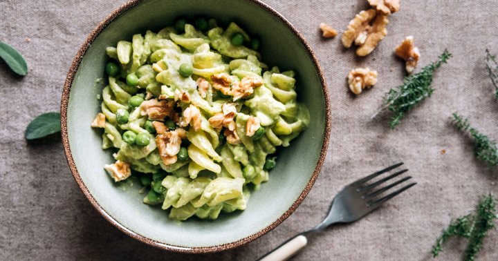 A Sneaky Hack For Adding Even More Veggies To Your Pesto