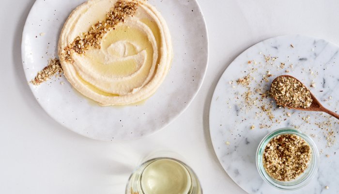 4 Anti-Inflammatory Snacks This Functional Nutrition Coach Always Has On Hand