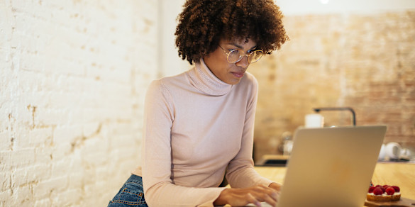 Image of Work At A Computer All Day? Do This 20-Second Exercise To Reduce Eye Strain