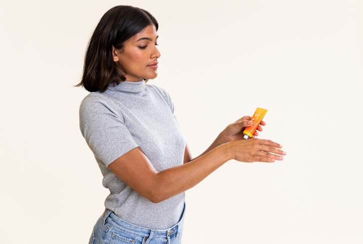 Make This Self-Hand Massage Your One-Minute Daily Ritual