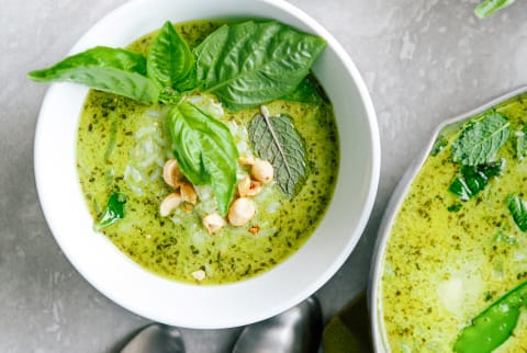 Green chicken curry with toasted peanuts
